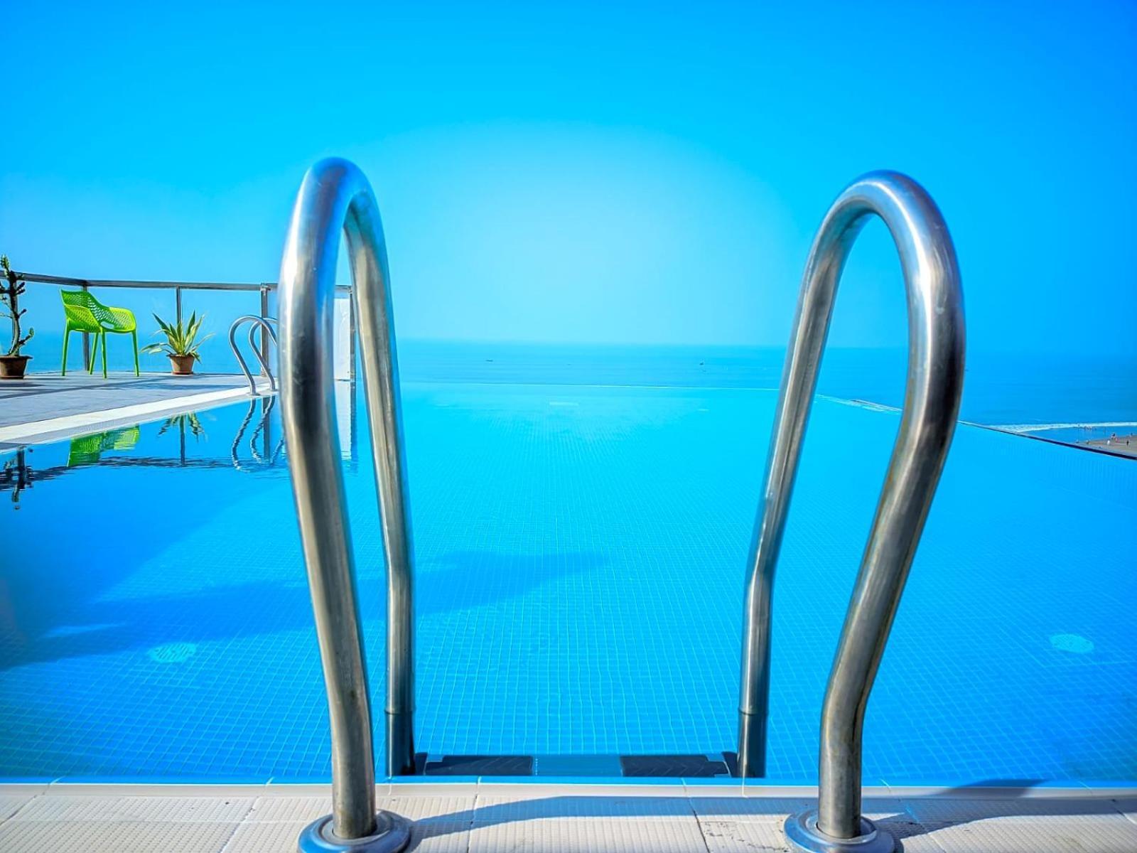 Luxury Swimming Pool Experience at Sea Paradise